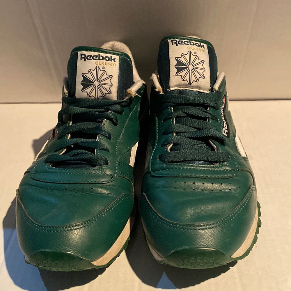 Vintage Reebok classic green size 9